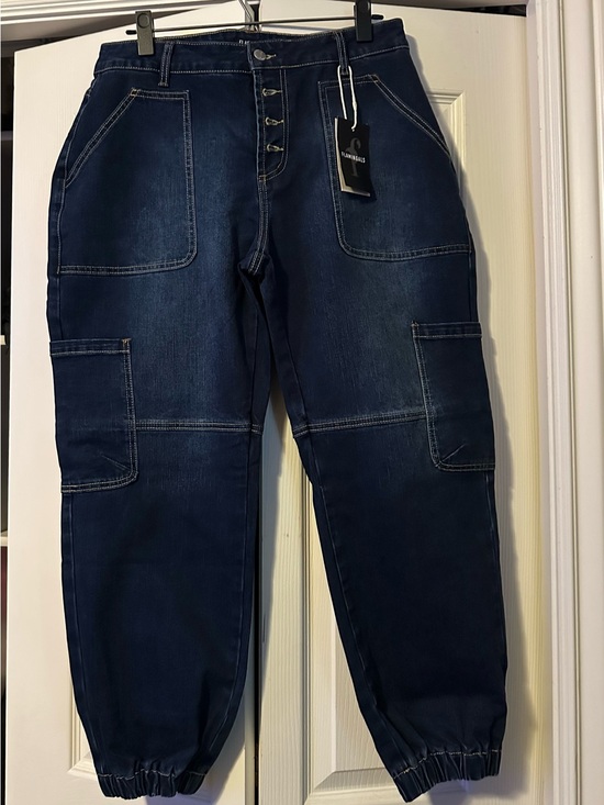 Flamingals Denim - Women's Dark Blue Cargo Ankle Jeans - Button Fly